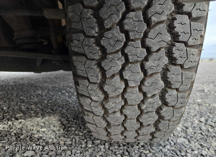 image for item ET1122 2013 Chevrolet Silverado 2500HD Crew Cab pickup truck