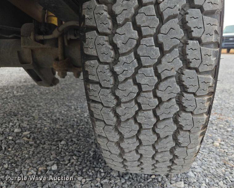 image for item ET1122 2013 Chevrolet Silverado 2500HD Crew Cab pickup truck