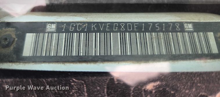 image for item ET1122 2013 Chevrolet Silverado 2500HD Crew Cab pickup truck