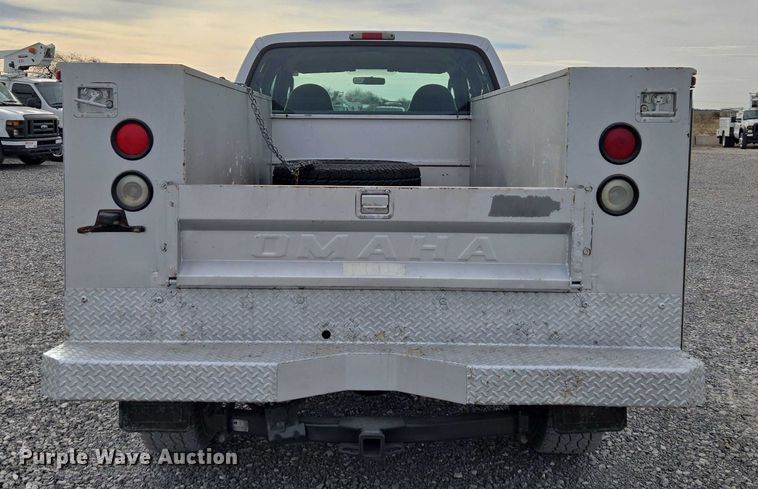 image for item ET1123 2005 Ford F350 Super Duty XL Crew Cab utility bed pickup truck