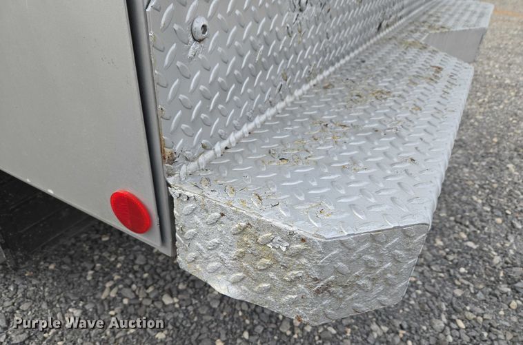 image for item ET1123 2005 Ford F350 Super Duty XL Crew Cab utility bed pickup truck