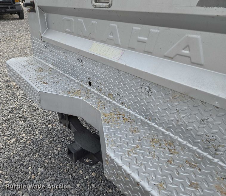 image for item ET1123 2005 Ford F350 Super Duty XL Crew Cab utility bed pickup truck