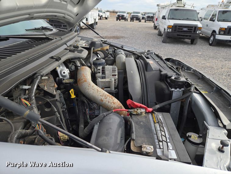 image for item ET1123 2005 Ford F350 Super Duty XL Crew Cab utility bed pickup truck