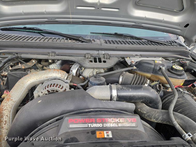 image for item ET1123 2005 Ford F350 Super Duty XL Crew Cab utility bed pickup truck