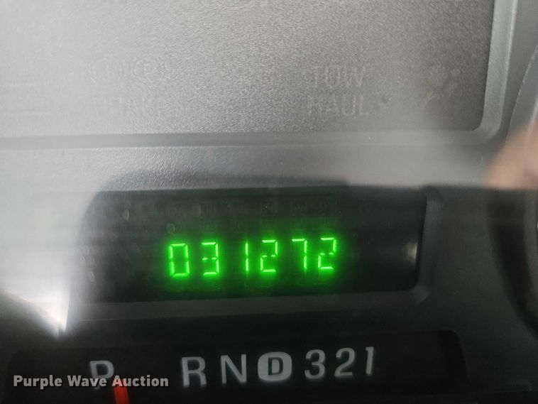 image for item ET1123 2005 Ford F350 Super Duty XL Crew Cab utility bed pickup truck