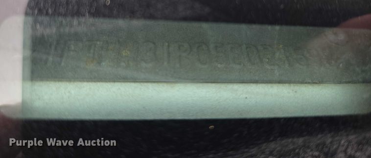 image for item ET1123 2005 Ford F350 Super Duty XL Crew Cab utility bed pickup truck