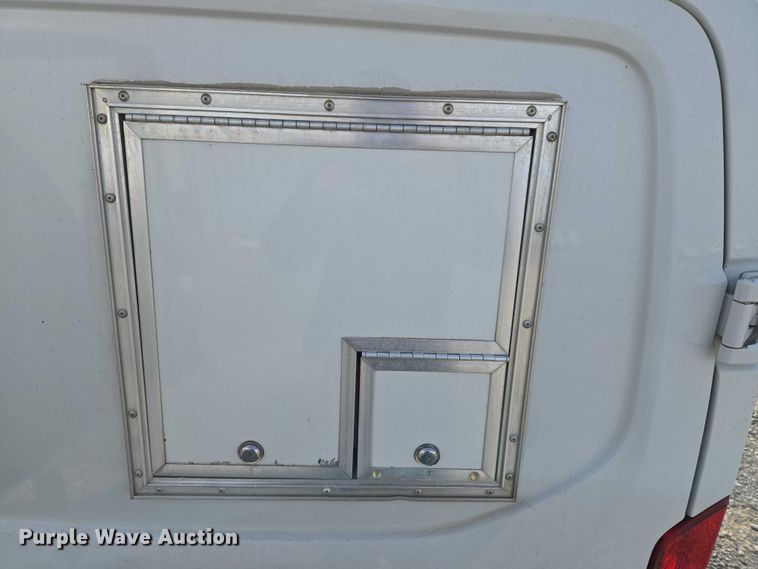 image for item ET1124 2019 Ford Transit 350 van with bucket lift