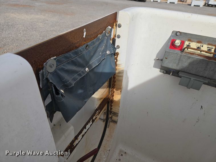 image for item ET1124 2019 Ford Transit 350 van with bucket lift