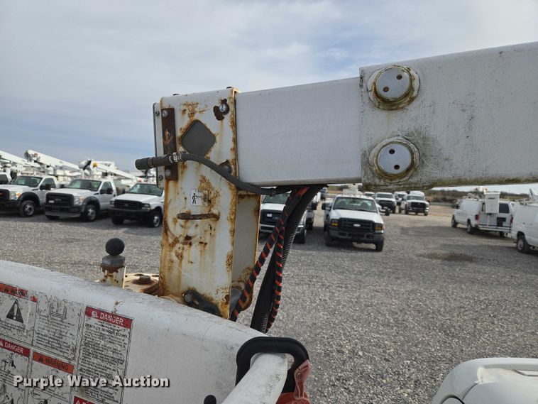 image for item ET1124 2019 Ford Transit 350 van with bucket lift