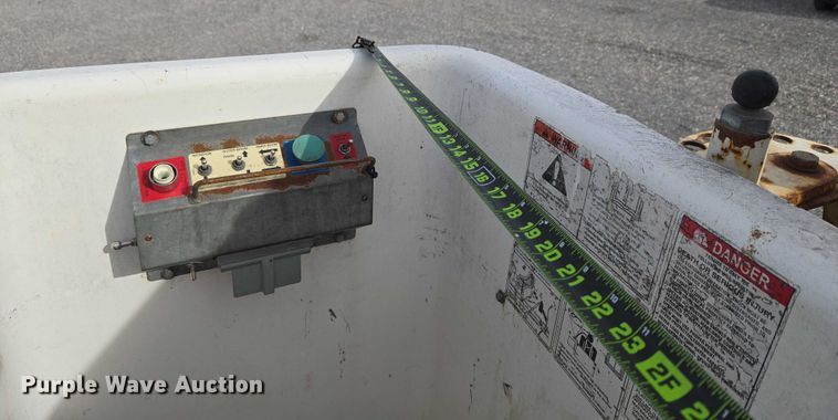 image for item ET1124 2019 Ford Transit 350 van with bucket lift