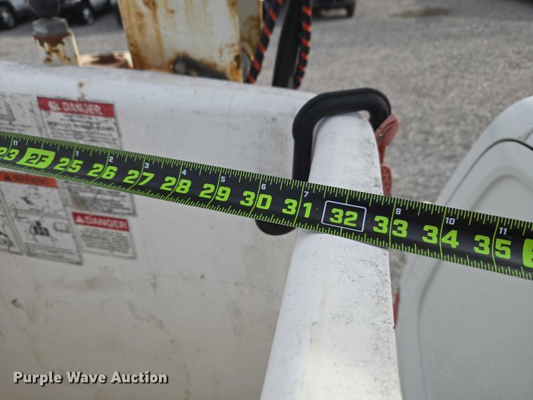 image for item ET1124 2019 Ford Transit 350 van with bucket lift