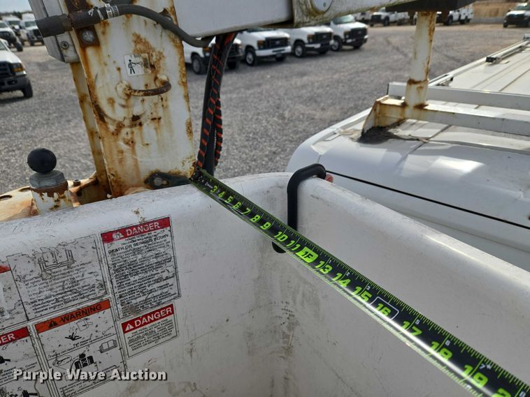 image for item ET1124 2019 Ford Transit 350 van with bucket lift