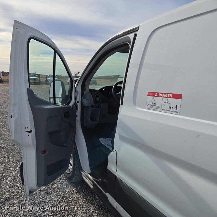 image for item ET1124 2019 Ford Transit 350 van with bucket lift