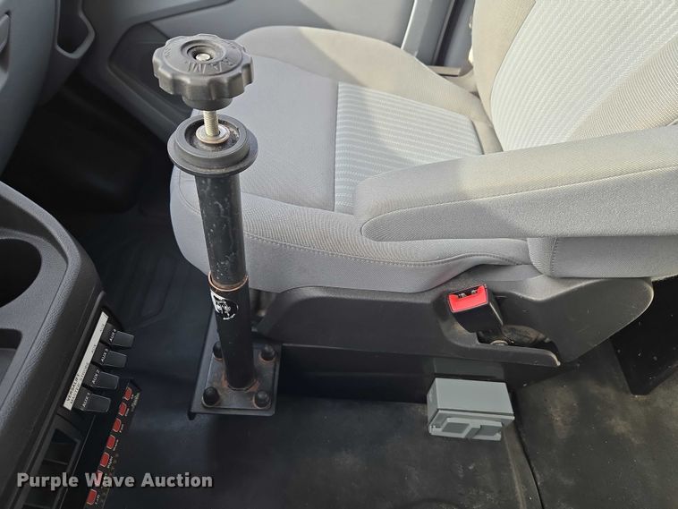 image for item ET1124 2019 Ford Transit 350 van with bucket lift