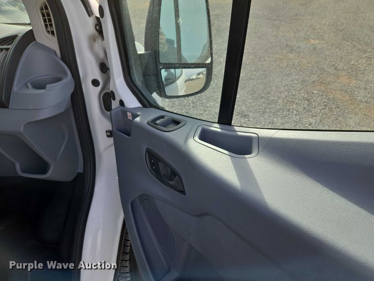 image for item ET1124 2019 Ford Transit 350 van with bucket lift
