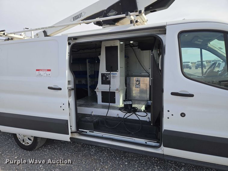 image for item ET1124 2019 Ford Transit 350 van with bucket lift