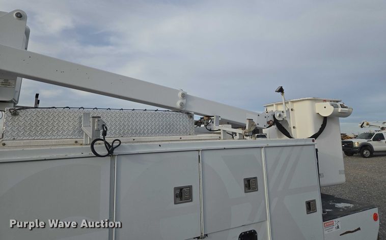 image for item ET1127 2012 Ford F550 Super Duty XL bucket truck
