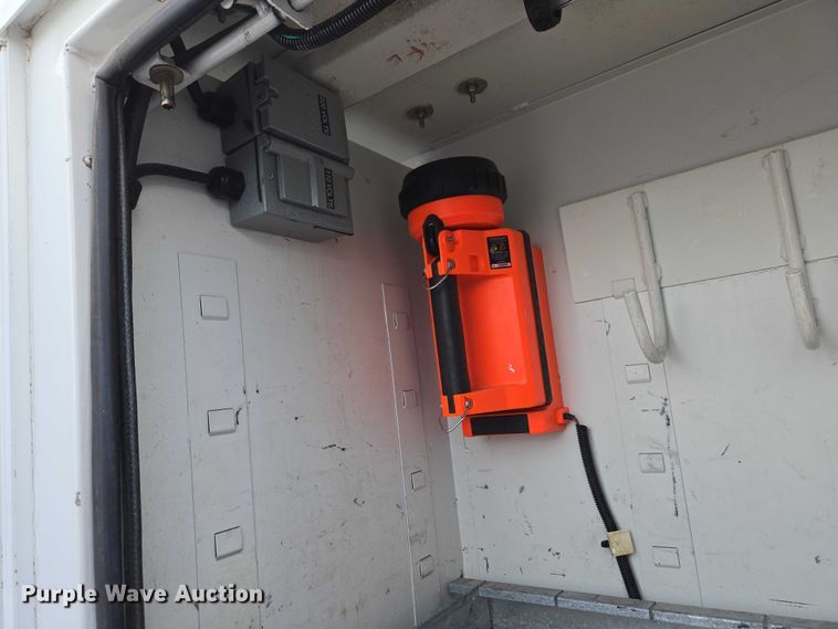 image for item ET1127 2012 Ford F550 Super Duty XL bucket truck