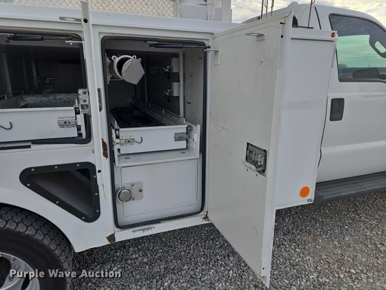 image for item ET1127 2012 Ford F550 Super Duty XL bucket truck