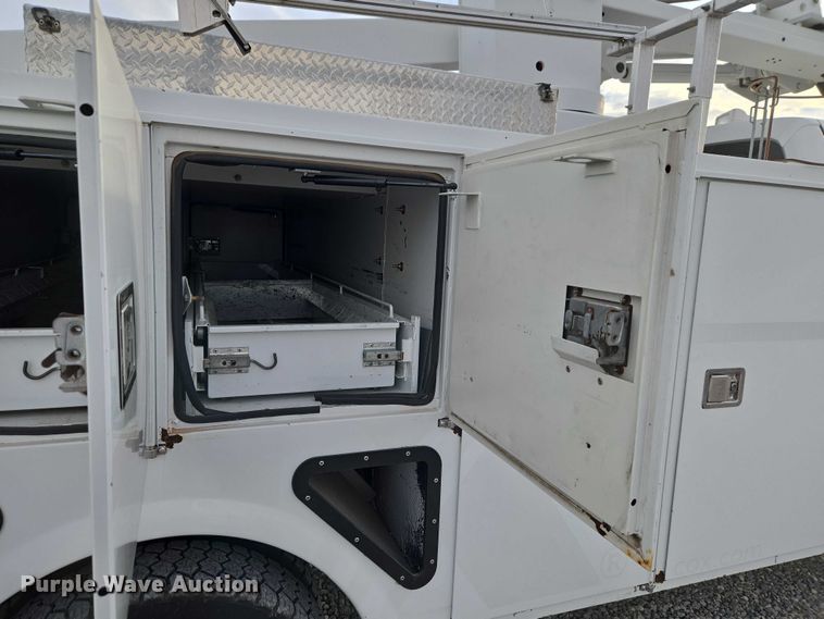 image for item ET1127 2012 Ford F550 Super Duty XL bucket truck