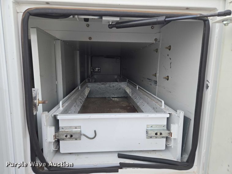 image for item ET1127 2012 Ford F550 Super Duty XL bucket truck