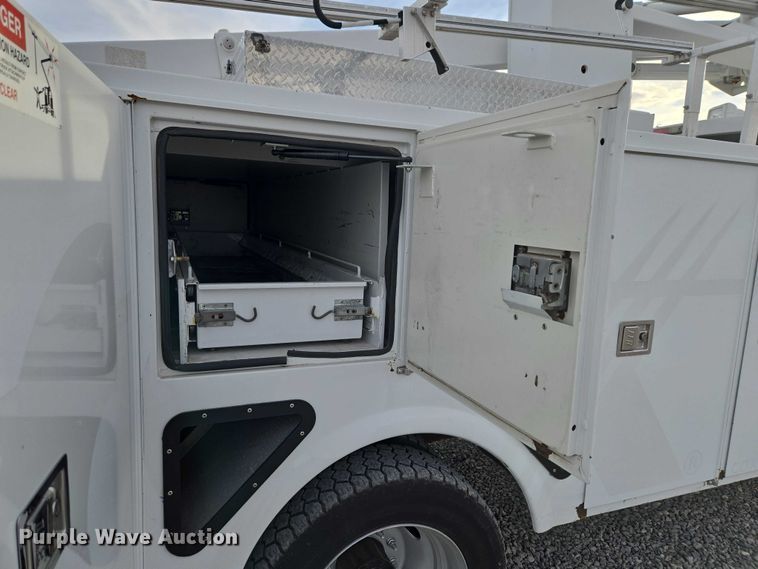 image for item ET1127 2012 Ford F550 Super Duty XL bucket truck