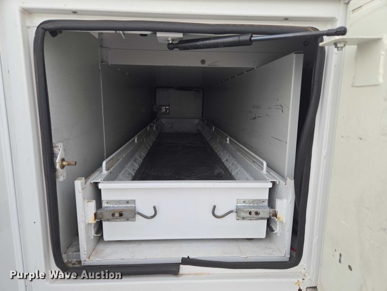 image for item ET1127 2012 Ford F550 Super Duty XL bucket truck