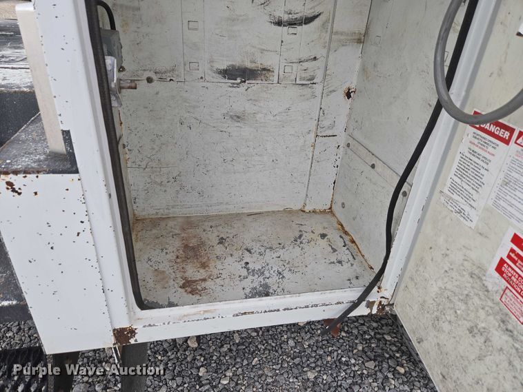 image for item ET1127 2012 Ford F550 Super Duty XL bucket truck