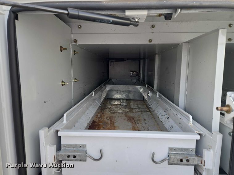 image for item ET1127 2012 Ford F550 Super Duty XL bucket truck