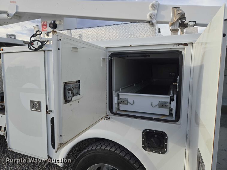 image for item ET1127 2012 Ford F550 Super Duty XL bucket truck