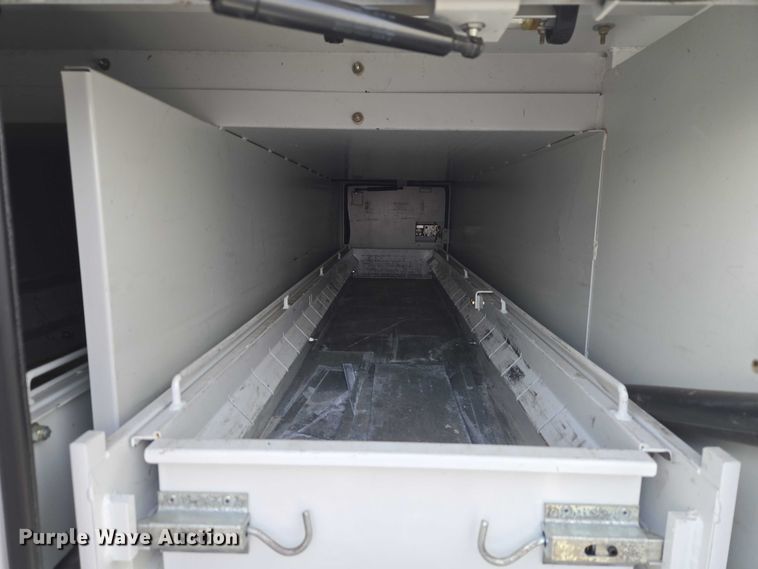 image for item ET1127 2012 Ford F550 Super Duty XL bucket truck