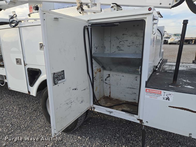 image for item ET1127 2012 Ford F550 Super Duty XL bucket truck