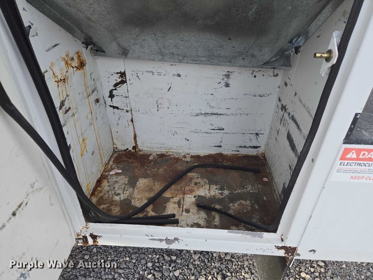 image for item ET1127 2012 Ford F550 Super Duty XL bucket truck