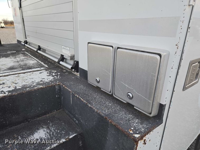 image for item ET1127 2012 Ford F550 Super Duty XL bucket truck