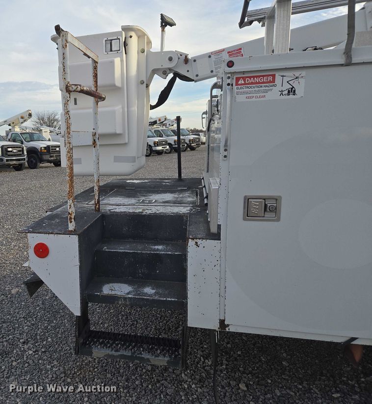 image for item ET1127 2012 Ford F550 Super Duty XL bucket truck