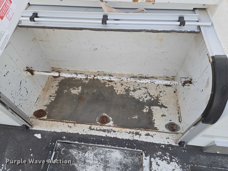 image for item ET1127 2012 Ford F550 Super Duty XL bucket truck