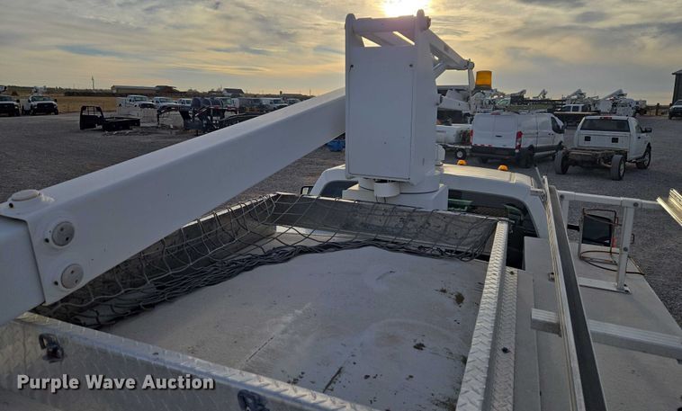 image for item ET1127 2012 Ford F550 Super Duty XL bucket truck