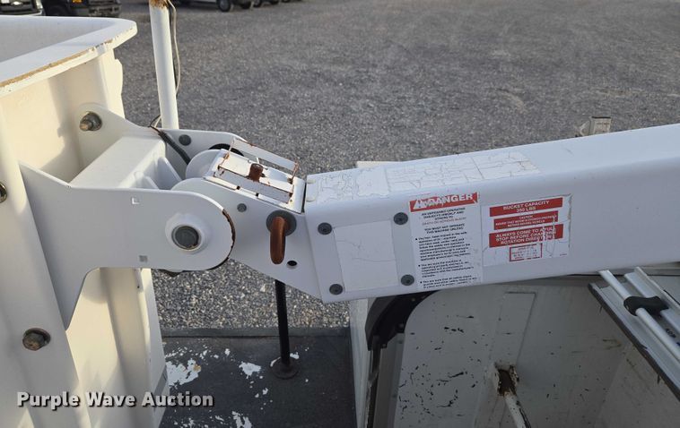 image for item ET1127 2012 Ford F550 Super Duty XL bucket truck