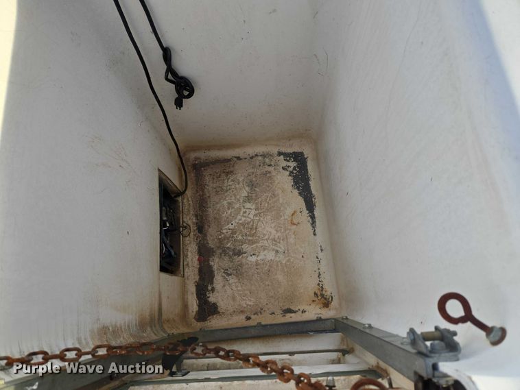 image for item ET1127 2012 Ford F550 Super Duty XL bucket truck