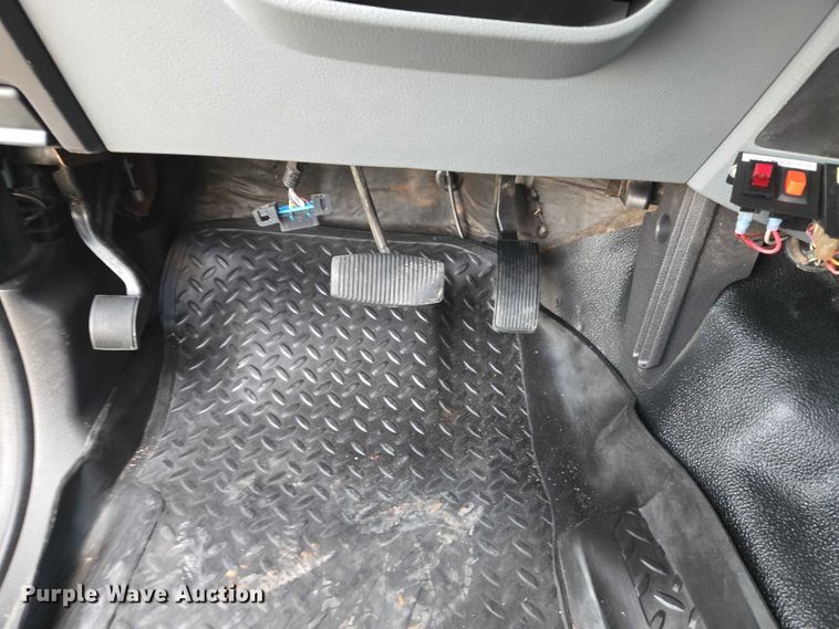 image for item ET1127 2012 Ford F550 Super Duty XL bucket truck