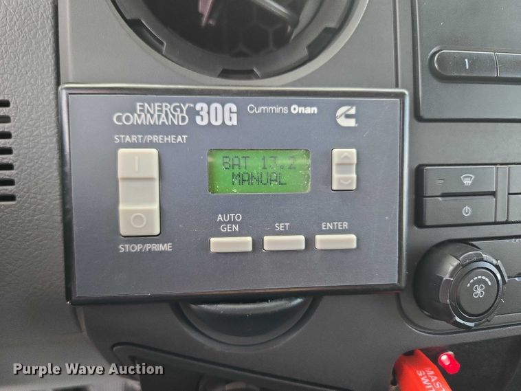 image for item ET1127 2012 Ford F550 Super Duty XL bucket truck