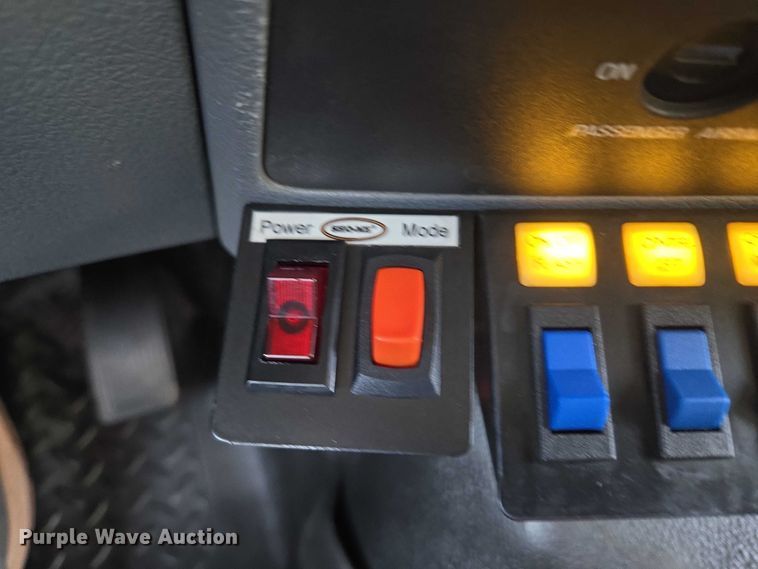 image for item ET1127 2012 Ford F550 Super Duty XL bucket truck