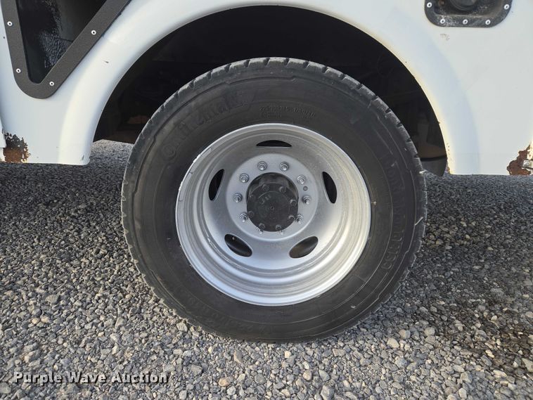 image for item ET1127 2012 Ford F550 Super Duty XL bucket truck