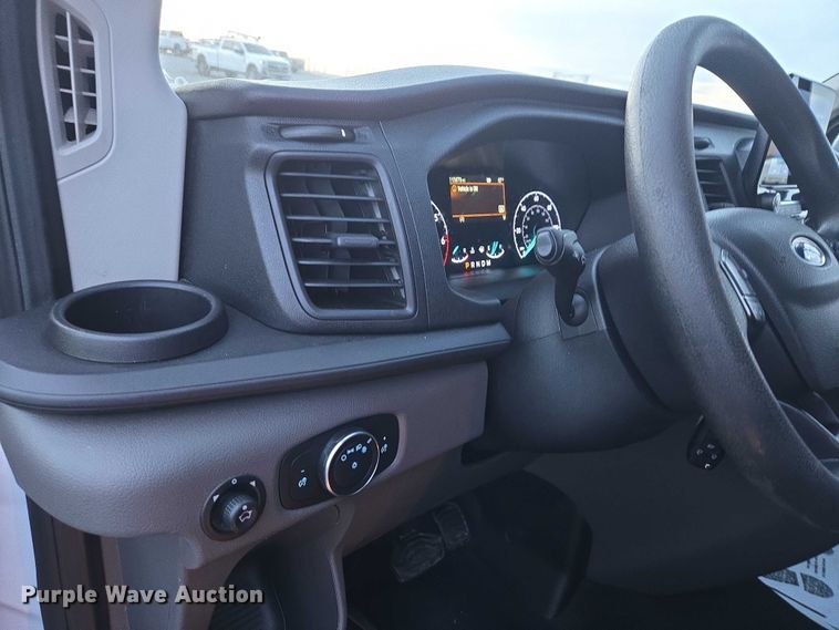 image for item ET1128 2020 Ford Transit van