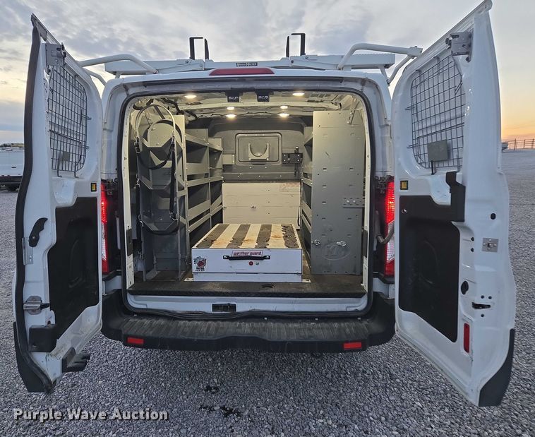 image for item ET1128 2020 Ford Transit van