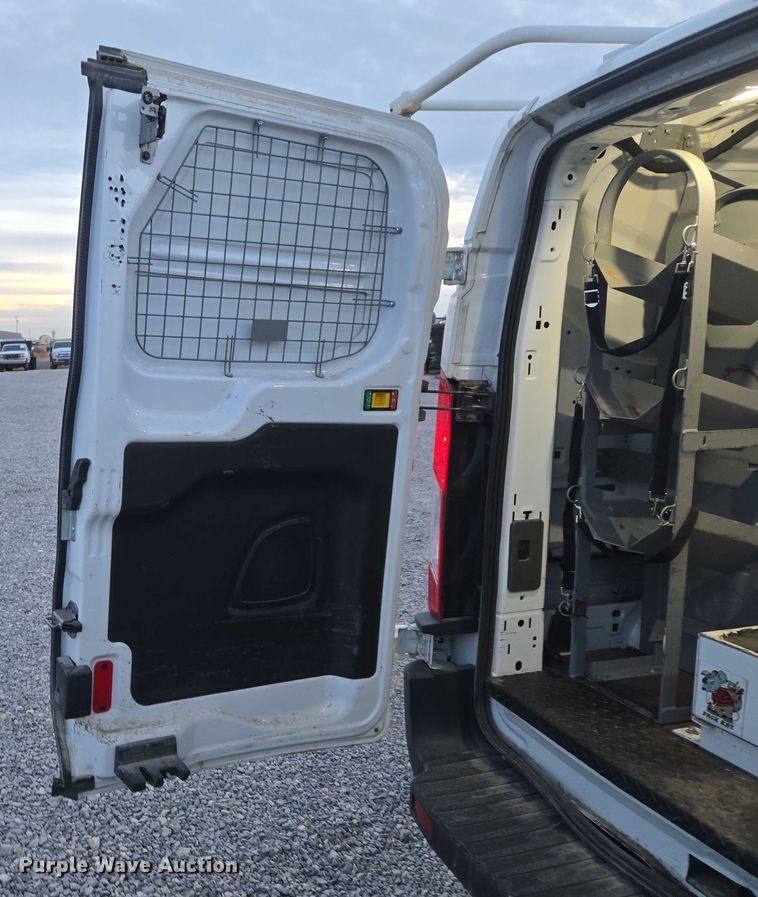 image for item ET1128 2020 Ford Transit van