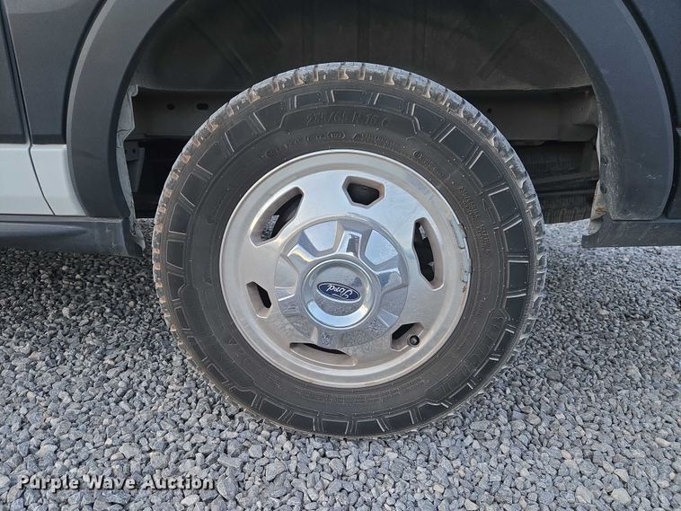 image for item ET1128 2020 Ford Transit van