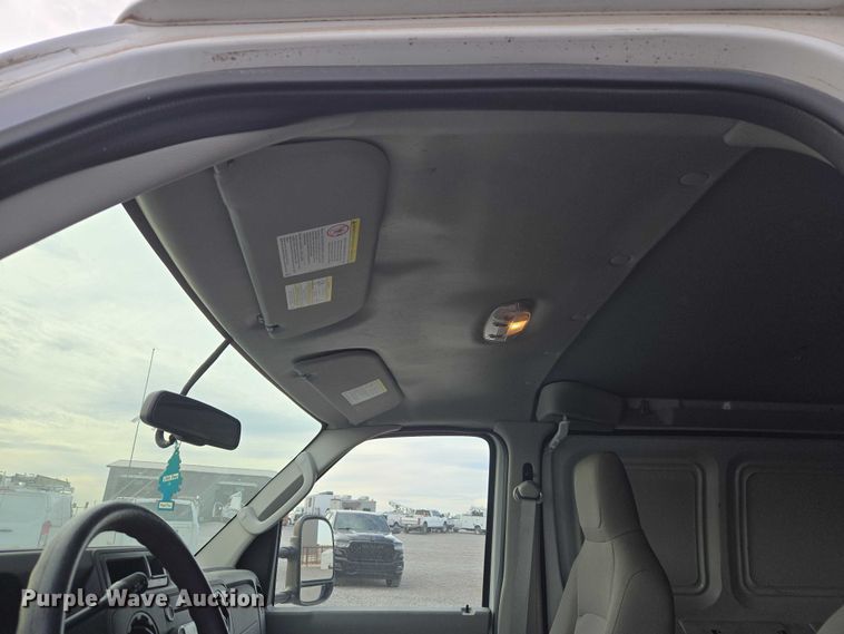 image for item ET1130 2013 Ford E350 van