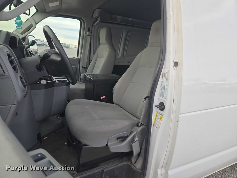 image for item ET1130 2013 Ford E350 van