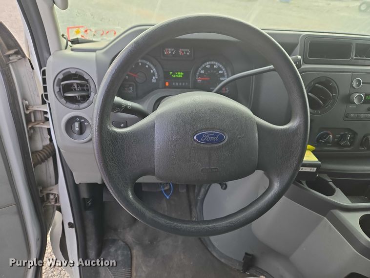 image for item ET1130 2013 Ford E350 van
